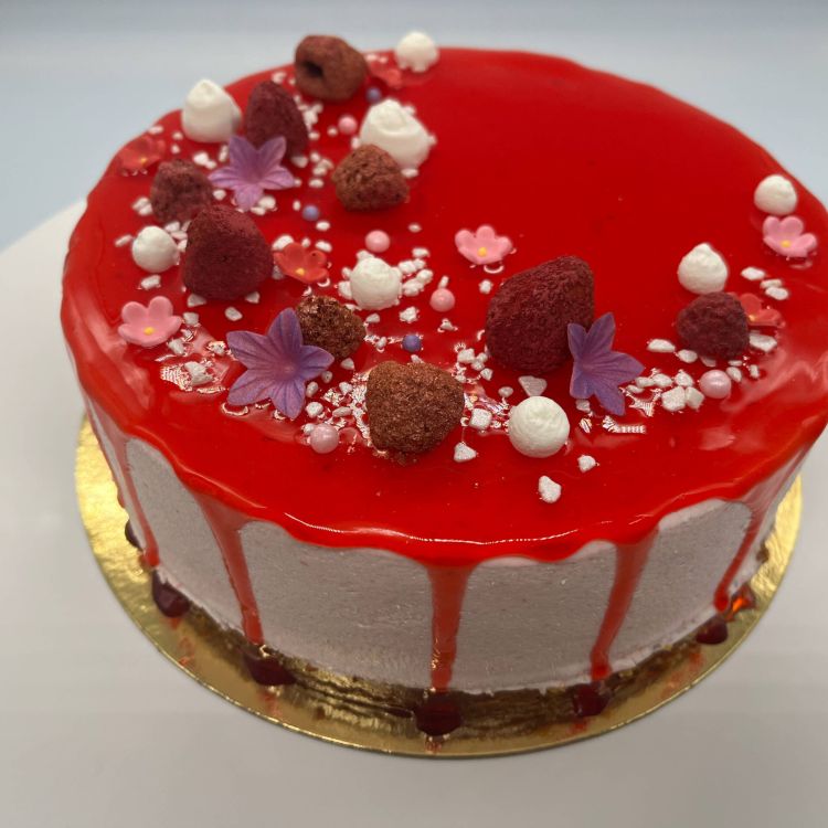 Tarta dulce de fresa y frutos secos 