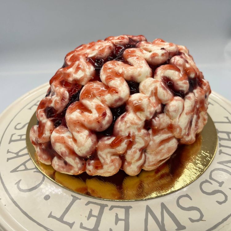 Imagen de tarta con forma de cerebro para fiesta de Halloween 